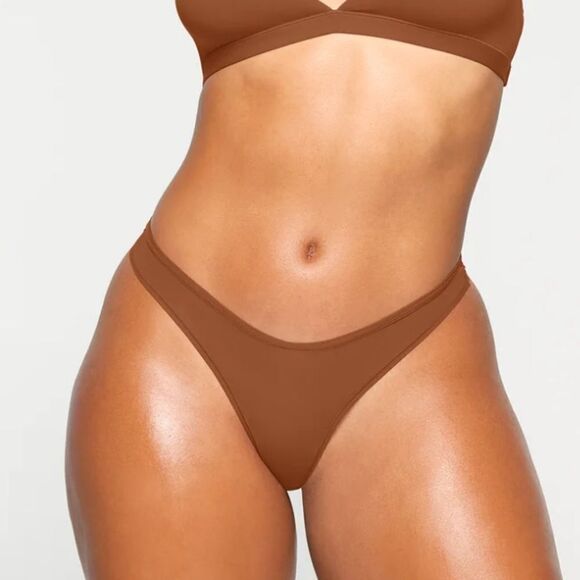 NWT SKIMS Fits Everybody Dipped Front Thong In Bronze Brown Underwear Panty - Picture 1 of 7